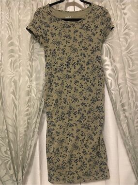 Floral Print Fitted Maternity Midi Dress in Olive Green